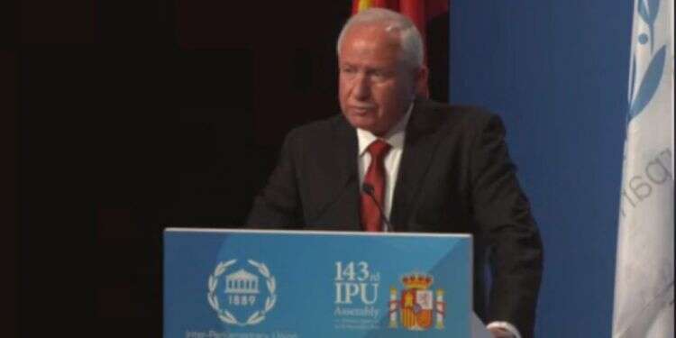 אבי דיכטר נאם במדריד, האיראנים יצאו במחאה ובחמאס בירכו