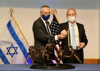 השגריר מיכאל הרצוג אירח את מסיבת החנוכה של שגרירות ישראל בוושינגטון