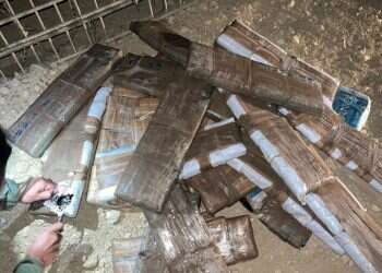 חבילות הסמים שנתפסו בגבול מצרים. צילום: דובר צה סמים ונשק: צה"ל סיכל הברחות בגבולות לבנון ומצרים