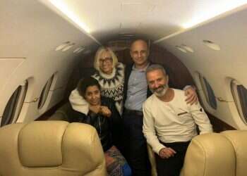 סוף טוב: בני הזוג אוקנין נחתו בישראל