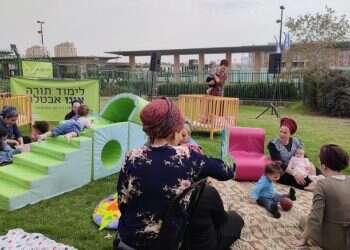 לקראת דיון בבג"ץ: נשות האברכים יקימו "מעון מחאה" מול בית המשפט העליון