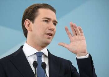 פרשת הסיקור האוהד: סבסטיאן קורץ פורש מהחיים הפוליטיים