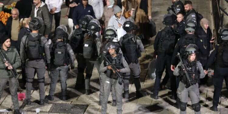 שער שכם. צילום: EPA סערת החקירה: לפרק את מח"ש ולהרכיב מחדש