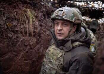 אוקראינה מאשימה: רוסיה שולחת כוחות כבדים לקו האש המזרחי