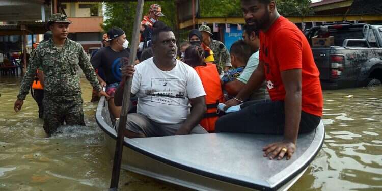 29,000  בני אדם במלזיה פונו מבתיהם בעקבות שטפונות כבדים