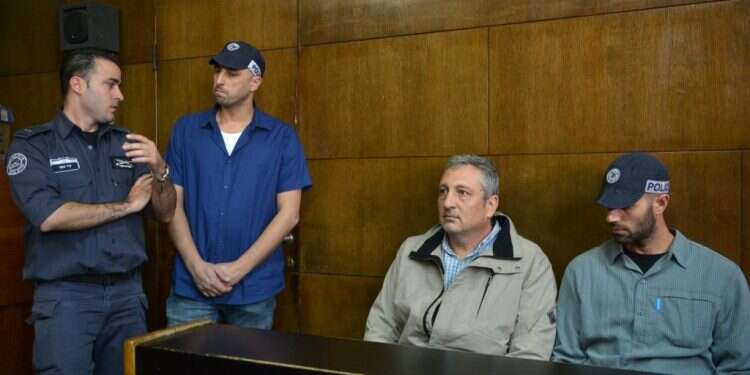 כשהמטרה והמשטרה מקדשת את כל האמצעים. ניר חפץ בהארכת מעצרו ב־2018. צילום: יוסי זליגר תיקי נתניהו הולידו עד כה בעיקר עבירות של מערכת האכיפה