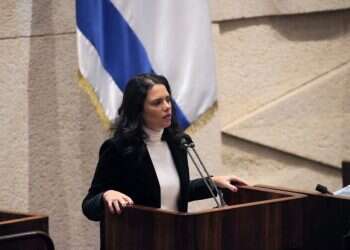 פינוי חאן אל אחמר: ח"כ לוין תקף את אלקין ושקד במליאה