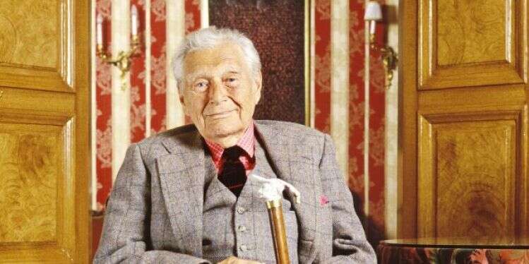 כאילו פתחנו בטעות דלת בזמן ונחתנו במאה ה־ 19 . הסופר גרגור פון רצורי, 1996. צילום: גטי אימג'ס