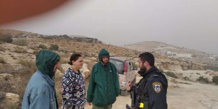 תושב הותקף בדרום הר חברון. צילום: דוברות הר חברון תושב מעון הותקף על ידי ערבי ואנרכיסטים במהלך אימון ריצה