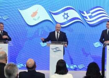 פסגה משולשת: בנט נפגש עם נשיא קפריסין וראש ממשלת יוון