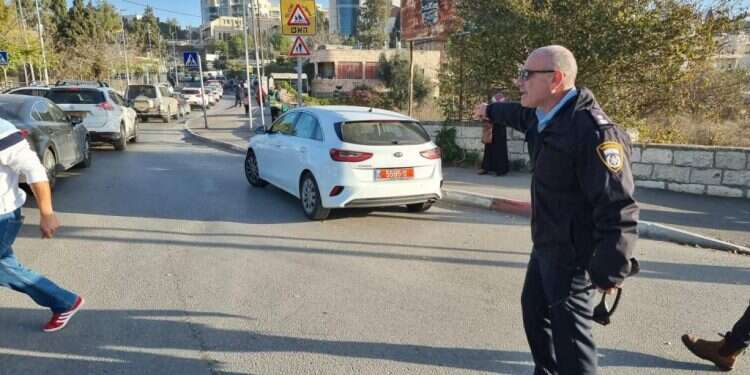 כוחות משטרה באזור זירת הפיגוע בשמעון הצדיק. תמונת ארכיון. צילום: דוברות המשטרה פיגוע בירושלים: אישה נפצעה מדקירות בקבר שמעון הצדיק