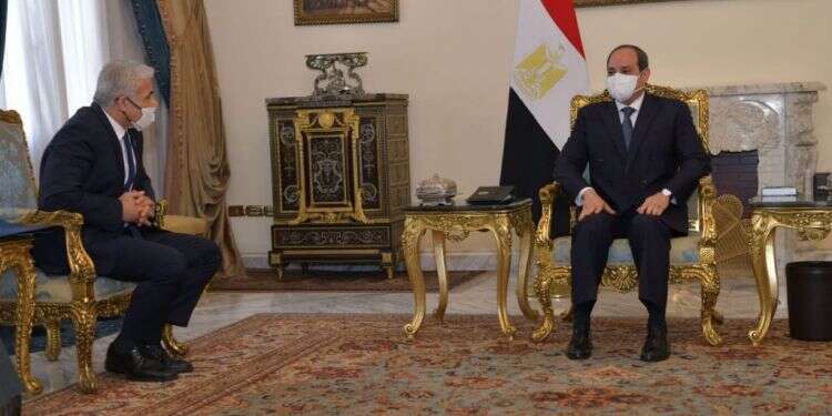 על אש נמוכה: ביקורו של יאיר לפיד במצרים לא זכה לסיקור משמעותי