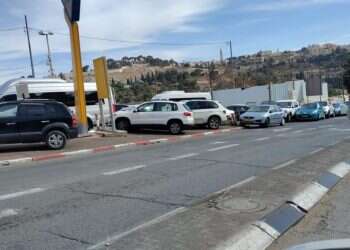 הנחיה מפתיעה בעיריית ירושלים: לא לתת דוחות חניה למתפללים בהר הבית