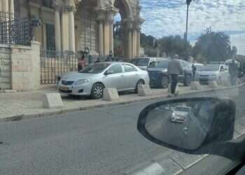 הנחיה מפתיעה בעיריית ירושלים: לא לתת דוחות חניה למתפללים בהר הבית
