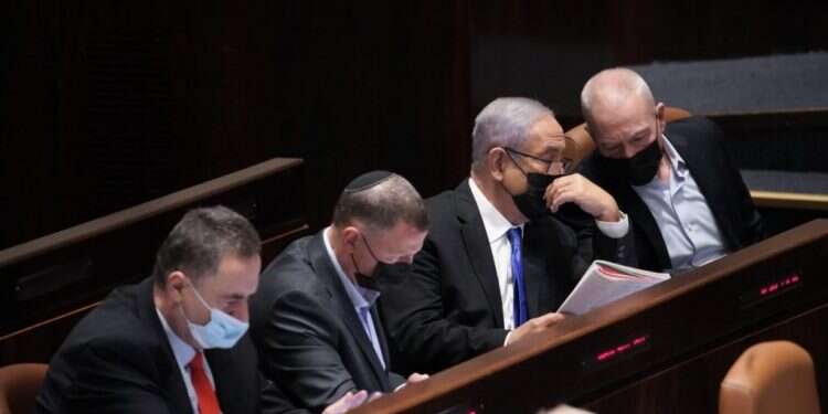 חברי הליכוד במליאת הכנסת. צילום: דני שם טוב, דוברות הכנסת חוקים, טענות להפרת בידוד ואי קיזוזים: לילה לבן בכנסת