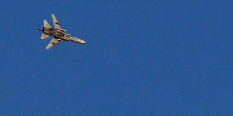 מטוס ישראלי סמוך לגבול עם סוריה. צילום: רויטרס תקיפת המתקנים לייצור נשק כימי: הדיווח המלא של הוושינגטון פוסט