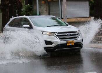 חשש להצפות ברחבי הארץ. צילום: קוקו הסופה "כרמל" מגיעה: חשש לשטפונות ברחבי הארץ