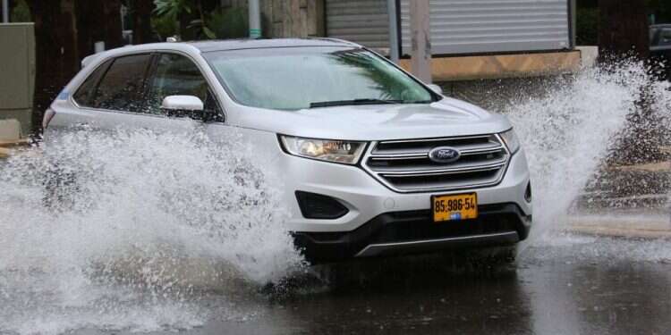 חשש להצפות ברחבי הארץ. צילום: קוקו הסופה "כרמל" מגיעה: חשש לשטפונות ברחבי הארץ