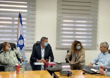 "ריבונות במעשים": השר הנדל העניק רישיון לפריסת סיבים ביהודה ושומרון