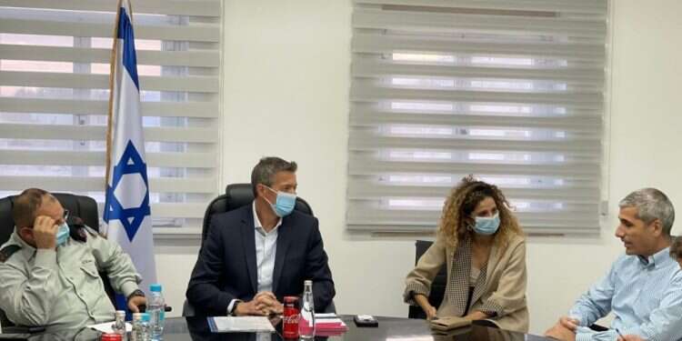 מנכ "ריבונות במעשים": השר הנדל העניק רישיון לפריסת סיבים ביהודה ושומרון