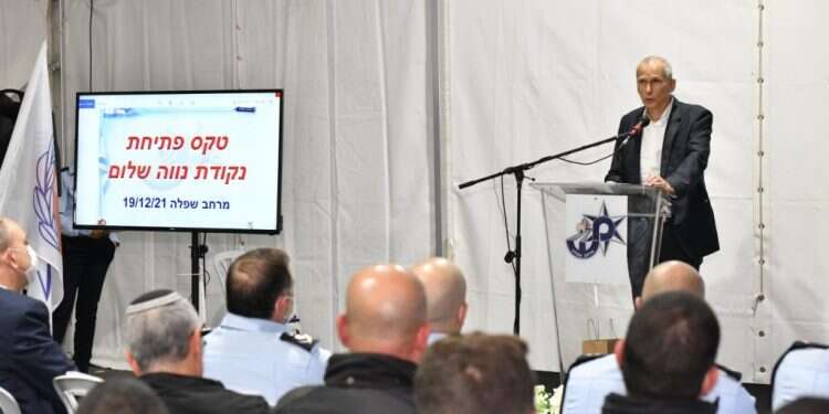 השר בר לב בחנוכת תחנת משטרה חדשה בעיר לוד. צילום: דוברות המשטרה "נבלום את הפשיעה ברחובות": השר בר לב משיק תחנה חדשה בעיר לוד