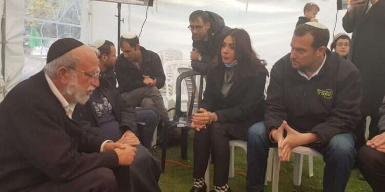 חברי הכנסת בקריאה: "לא להרוס את ישיבת חומש"