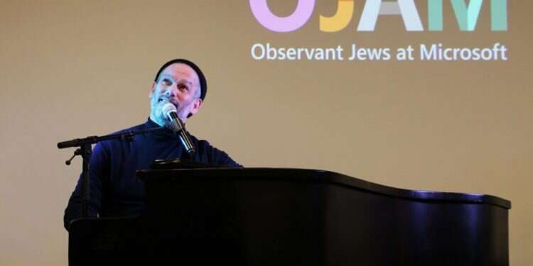 טיש חורפי עם יונתן רזאל: מיקרוסופט משיקה קהילת עובדים דתיים וחרדים