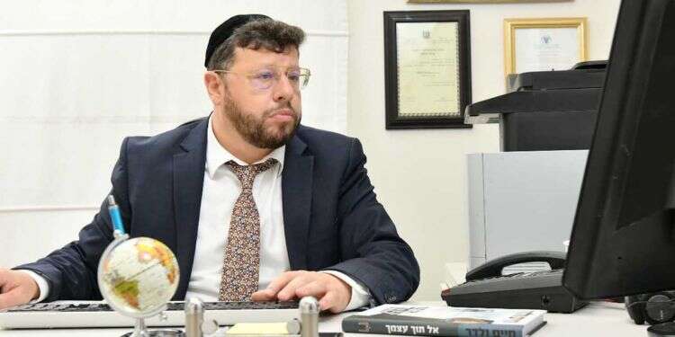 עוד אקט אלים כלפי מי שרצה להוציא את האמת לאור. צילום: דוד 25 , מתוך ויקיפדיה