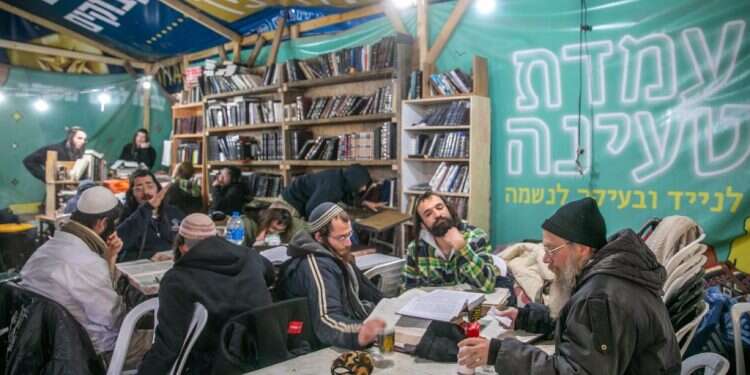 ישיבת חומש. צילום: יוסי אלוני "סגירת הישיבה בחומש תהיה רצח שני של יהודה"