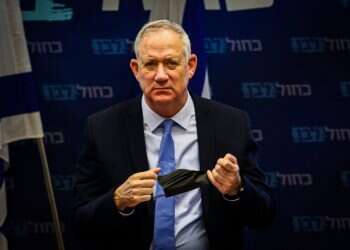 רגבים לשר גנץ: "אתה מגש הכסף עליו מוקמת המדינה הפלסטינית"