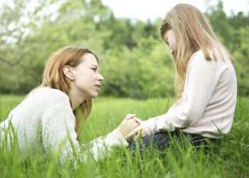 איך לדבר עם ילדים על פגיעות מיניות?