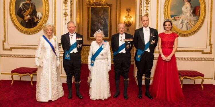 לקראת ההכתרה: 10 האירועים המרכזיים בחייו של המלך צ'ארלס השלישי