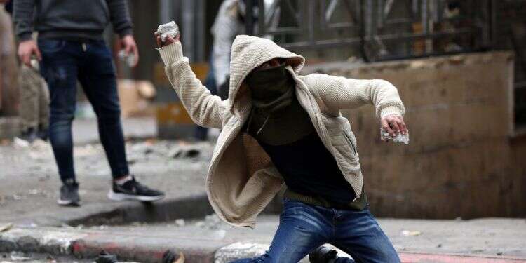 המתיחות גוברת: בקבוק תבערה הושלך לעבר עמדה צבאית