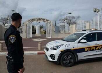 שגרה חדשה: משטרת נהריה מאבטחת הלוויות של יהודים כדי למנוע התנכלות מצד ערבים