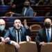 ראש הממשלה נפתלי בנט וח לפרסם, להגיב או לשתוק: הדילמה הגדולה של ימינה