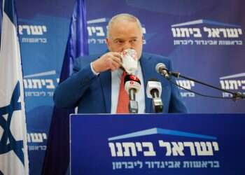 "אין גבול לציניות": תגובות סוערות לכוונתו של ליברמן לבקש דיון חוזר בבג"ץ המעונות