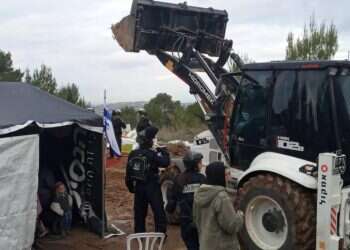 הבוקר: כוחות צבא ומשטרה הרסו מבנים ואוהלים בחומש