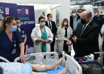 "סופת האומיקרון הולכת וגדלה. החיסון הרביעי בטוח ועובד"