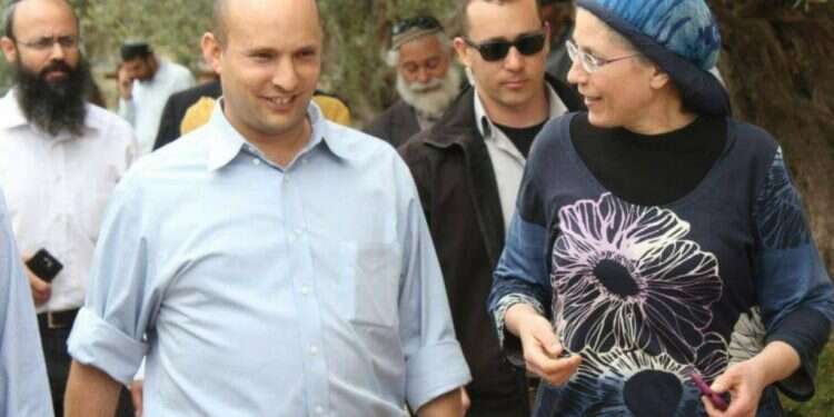 אורית סטרוק ונפתלי בנט בסיור בחברון בשנת 2014. סטרוק על הצעקה של בנט: "איבד עשתונות"