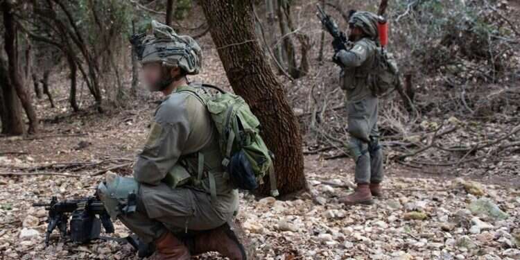 חיילי אגוז באימון לחימה בטרור גרילה. צילום: דו אחרי האסון: סיירת אגוז חוזרת לאימונים