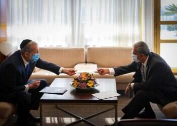 למרות הגשת מכתב ההתפטרות מהכנסת דרעי נשאר בחיים הפוליטיים