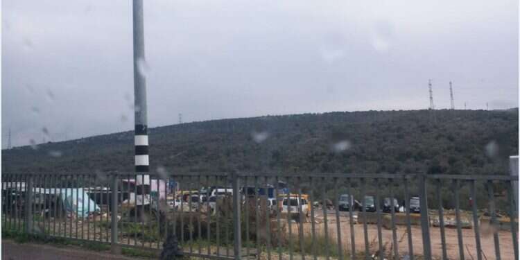 מתחם החנויות בצומת גיתי אבישר המפגע הביטחוני שמטריד את מנוחתם של תושבי השומרון