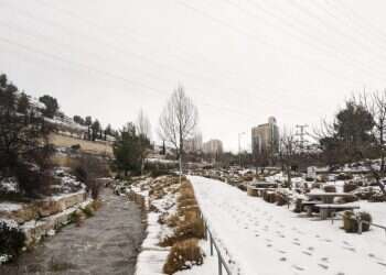 בוקר לבן: השלג נערם בירושלים, גוש עציון ובנימין