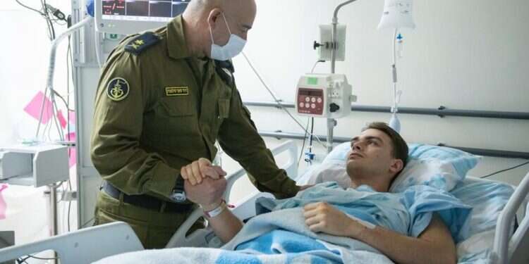 צילום: דו הקצין שנפצע בהתרסקות המסוק משחזר