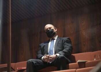 בנט השלים עם הצונאמי המתקרב