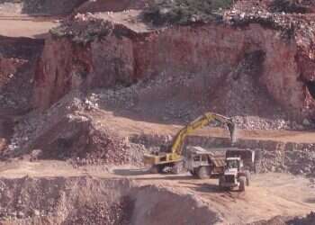 בכייה לדורות: במנהל האזרחי מכשירים מחצבות פלסטיניות לא חוקיות