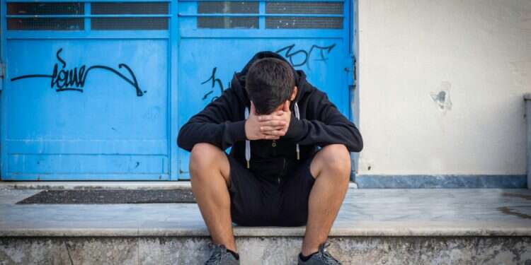 צילום: שאטרסטוק "כשמשפחה מתמודדת עם מחלה נפשית, זאת בדידות שאי אפשר לתאר"