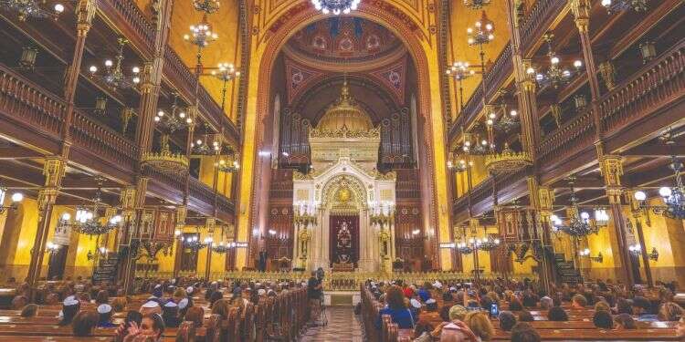 האיש שהציל אלפי יהודים בשואה, זוכה סוף סוף לכבוד הראוי לו