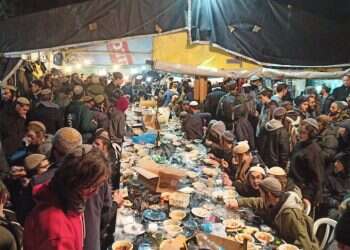 כאלף איש בסדר ט"ו בשבט בחומש: "נמנע מתן פרס לטרור"