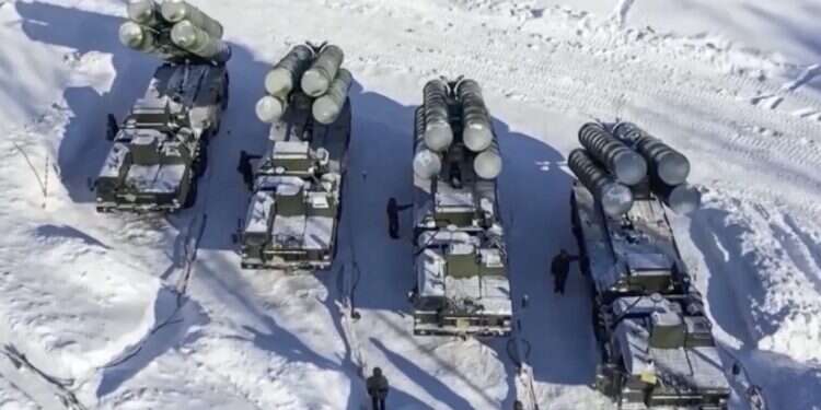 לאומיות וצבאיות. צבא רוסיה. צילום: EPA מי ינצח בקרב: קפיטליזם דמוקרטי ליברלי או לאומיות וצבאיות?